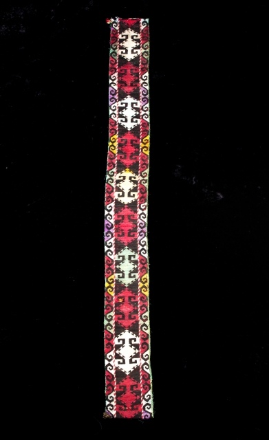 This is a fine Lakai belt.